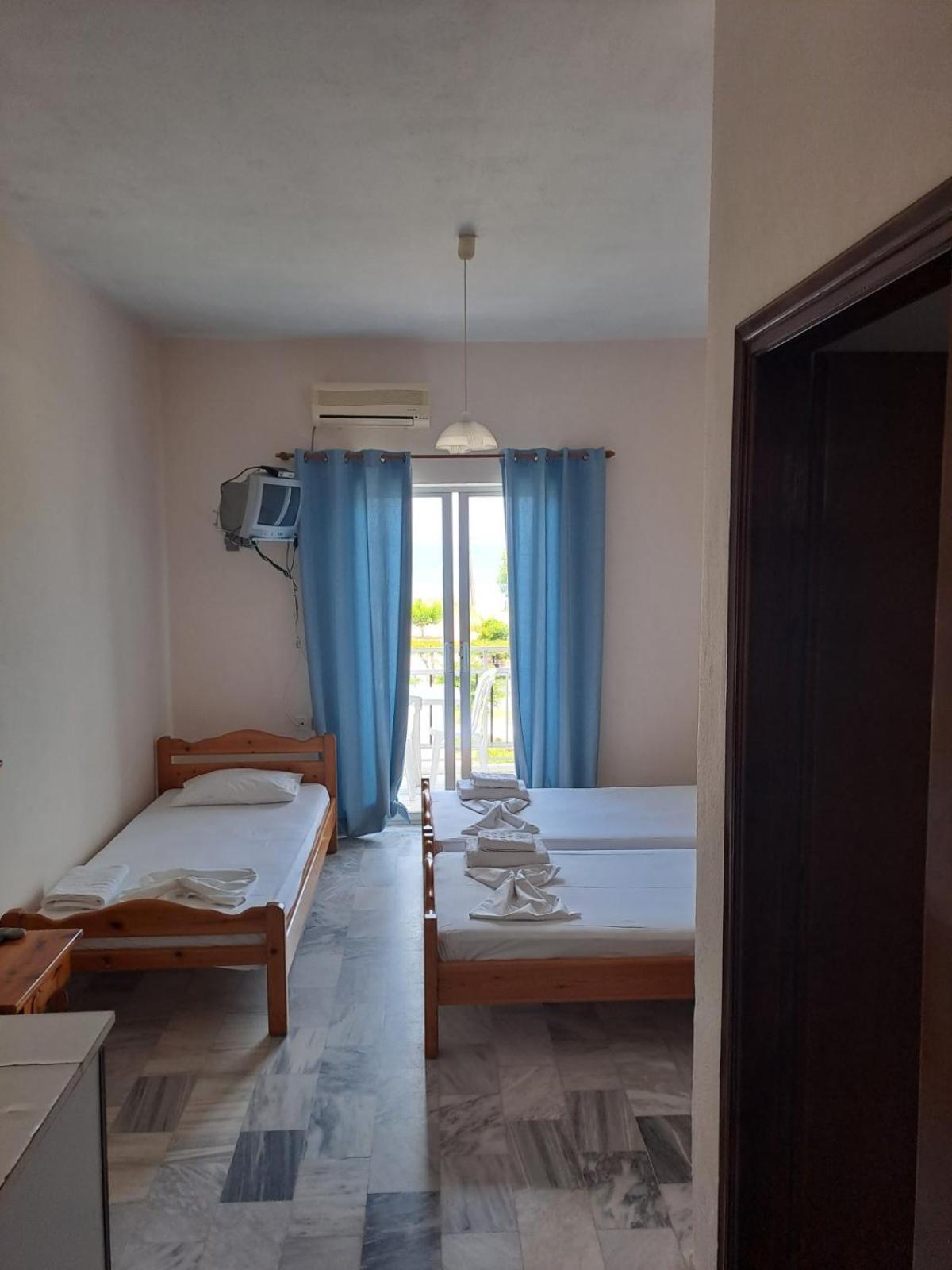 Golden Beach-Tsianis Apartments Néa Meságkala 外观 照片