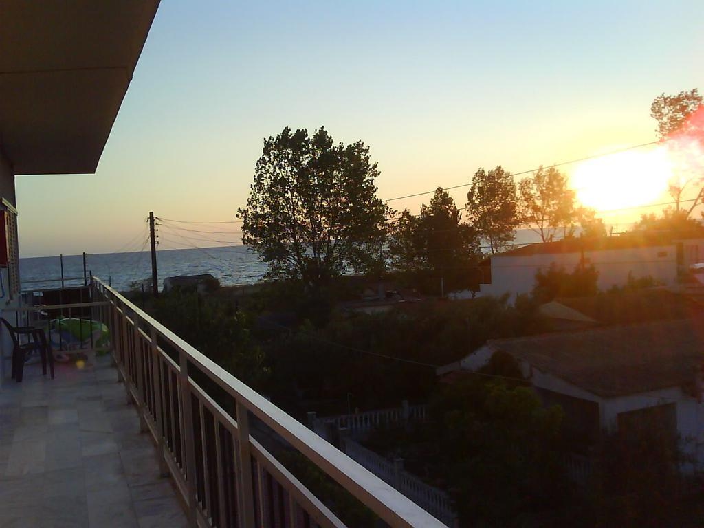 Golden Beach-Tsianis Apartments Néa Meságkala 外观 照片